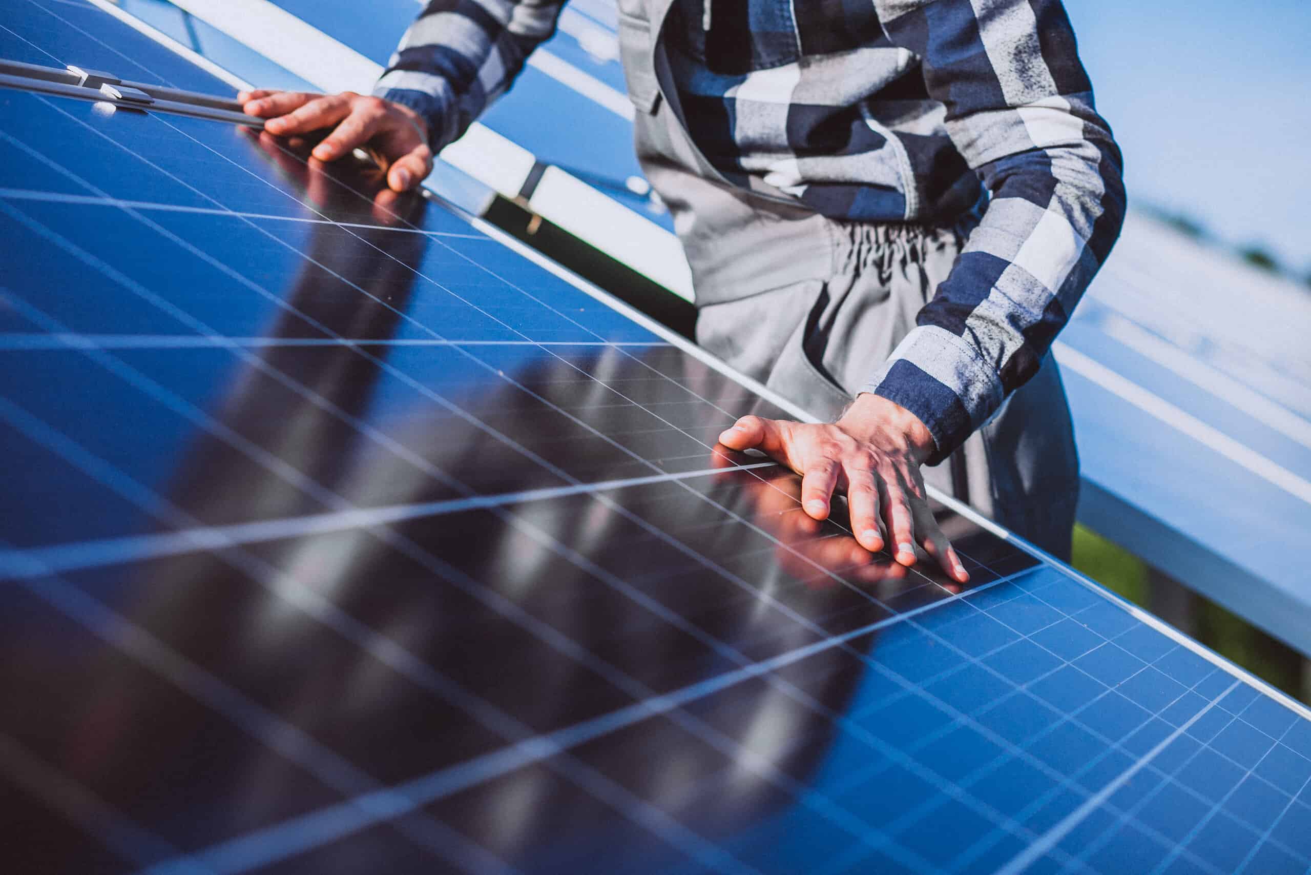 Pannelli solari impianto fotovoltaico per maggior risparmio economico e consumi energetici ridotti
