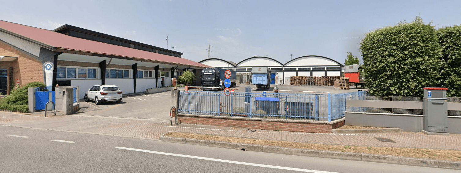 Stabilimento Pepsico lavoro su colonnine di ricarica zero emissioni sostenibilità elettrica